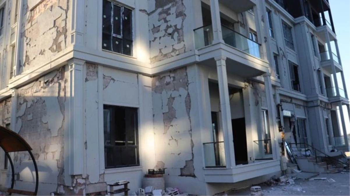 Depremde ağır hasarlı konutları az hasarlı diye kayda geçirdiler! Başkanın açıklaması daha skandal