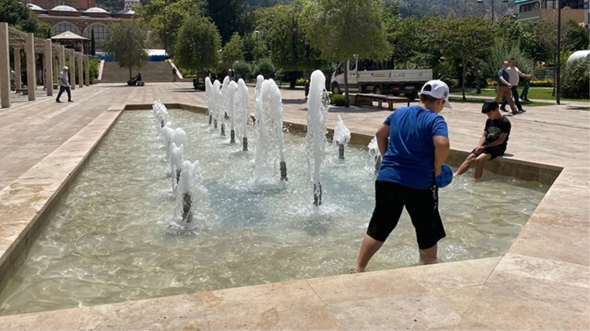 Termometrelerin 50 dereceyi gösterdiği Manisa’nın sokaklarında neredeyse hiç kimse kalmadı: İlk kez bu kadar sıcak