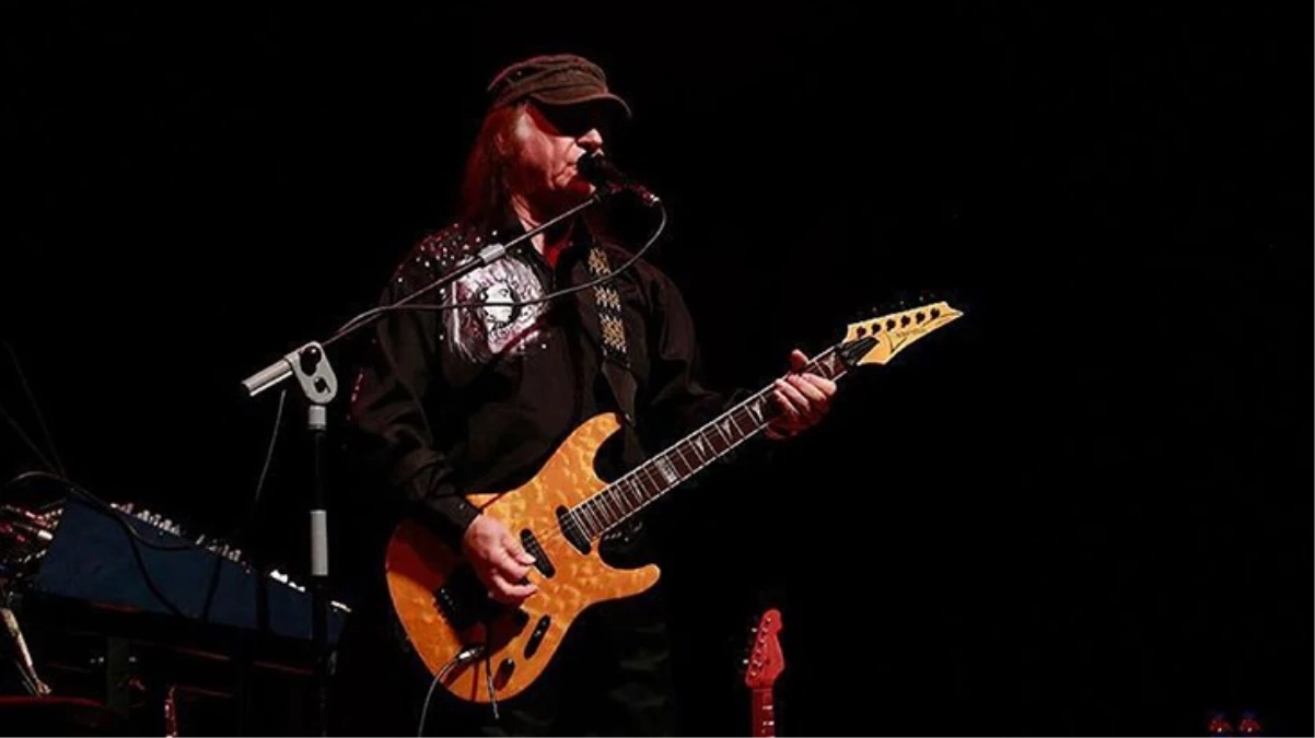 Ölümü herkesi yasa boğdu! Siyaset ve sanat camiasından peş peşe “Erkin Koray” mesajları