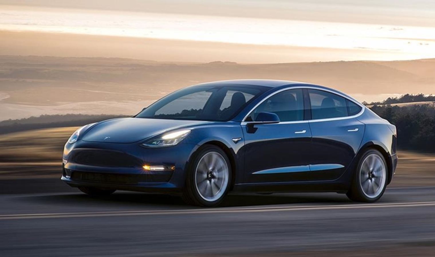 Elektrikli satışları model model açıklandı: Tesla en yakın rakibini 10'la çarptı