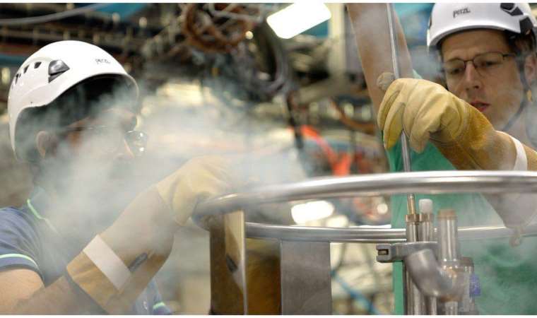 Bilim insanlarından antimaddenin gizemi için önemli bir adım