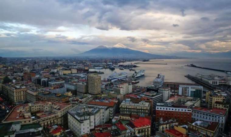 Earthquakes hit Italy super volcano, raising spectre of evacuations