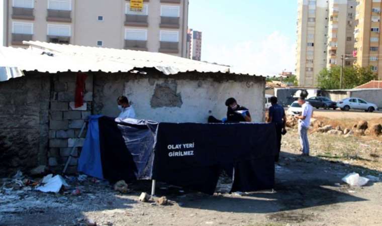 Antalya’da boş arazide erkek cesedi bulundu