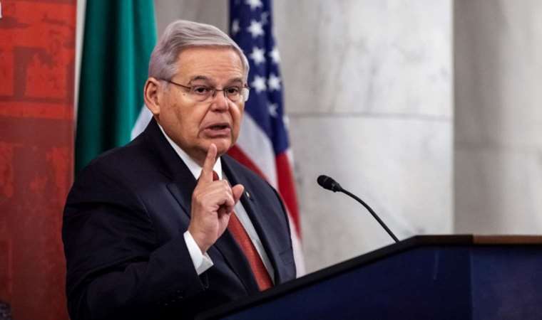 Türk düşmanı senatör Menendez’e istifa çağrısı