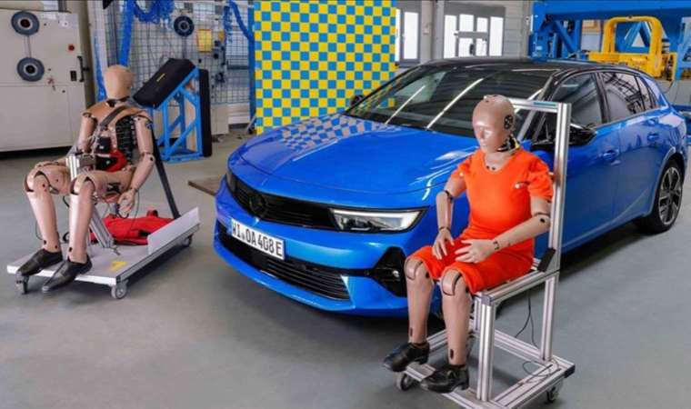 Opel’den emniyet kemeri kilitleme önleyici fren sistemi: Artık arabalar daha güvenli