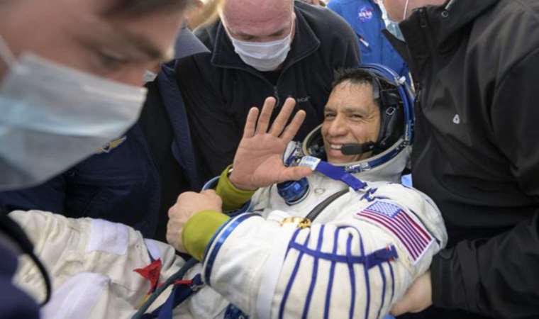 NASA astronotu rekor kırdı: Uzayda 371 gün geçirdi