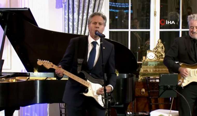 ABD Dışişleri Bakanı Blinken efsane müzisyenin şarkısını söyledi