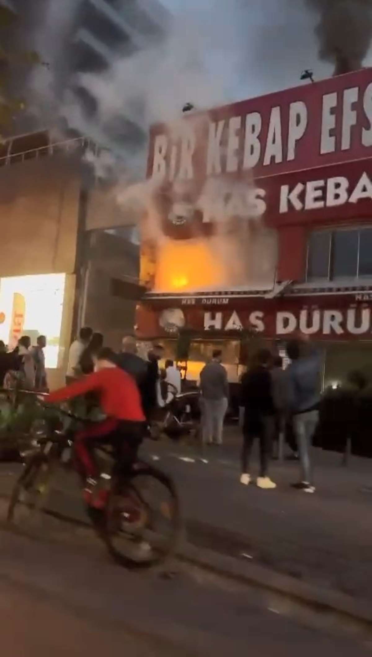 Bursa'da kebapçıda korkutan yangın!