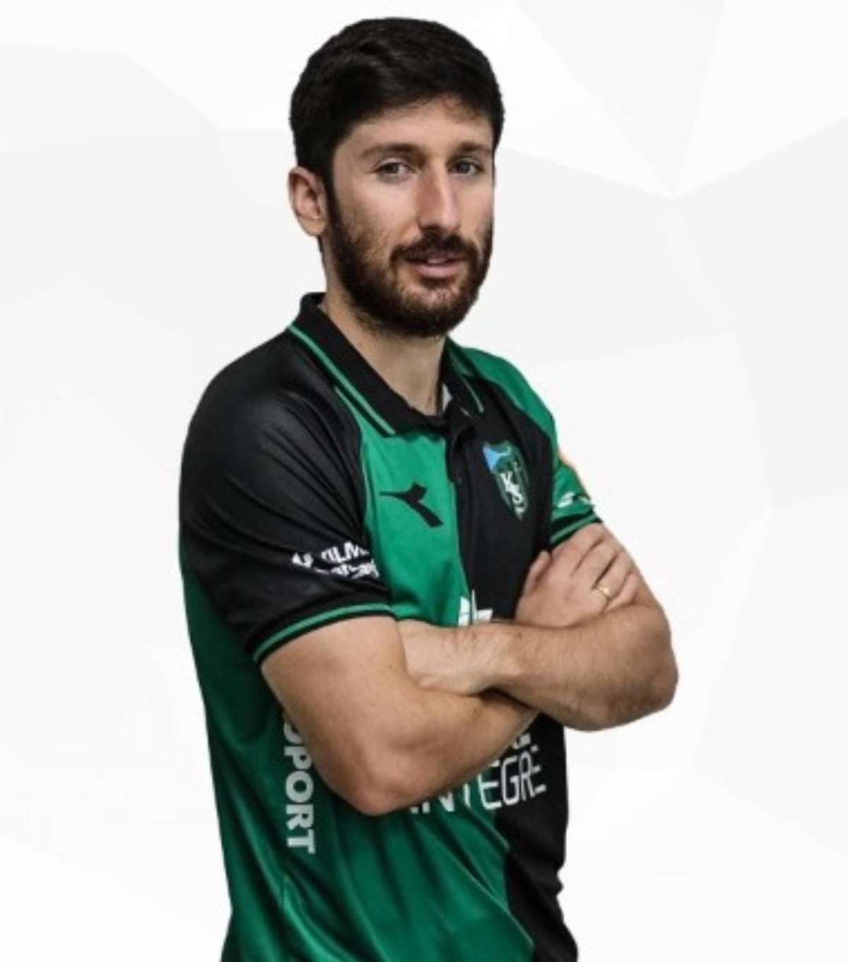 Kocaelispor'da hırsızlık... Kulüp personeli, futbolcunun kolyesini çaldı!