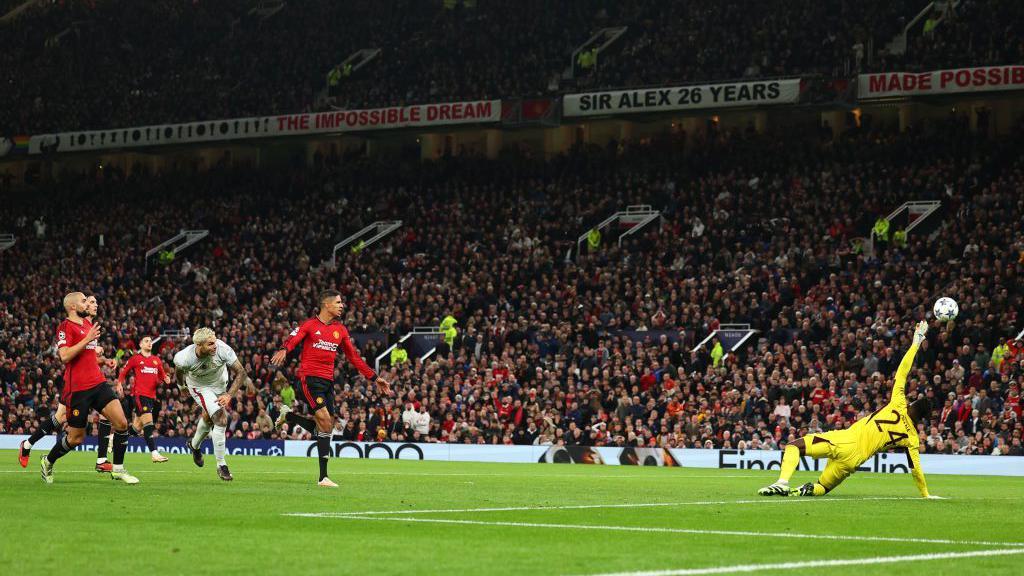 Galatasaray'ın zaferi İngiltere basınında: 'Otuz yıl sonra Manchester United cehennemi gördü, fakat İstanbul'da değil kendi sahasında'