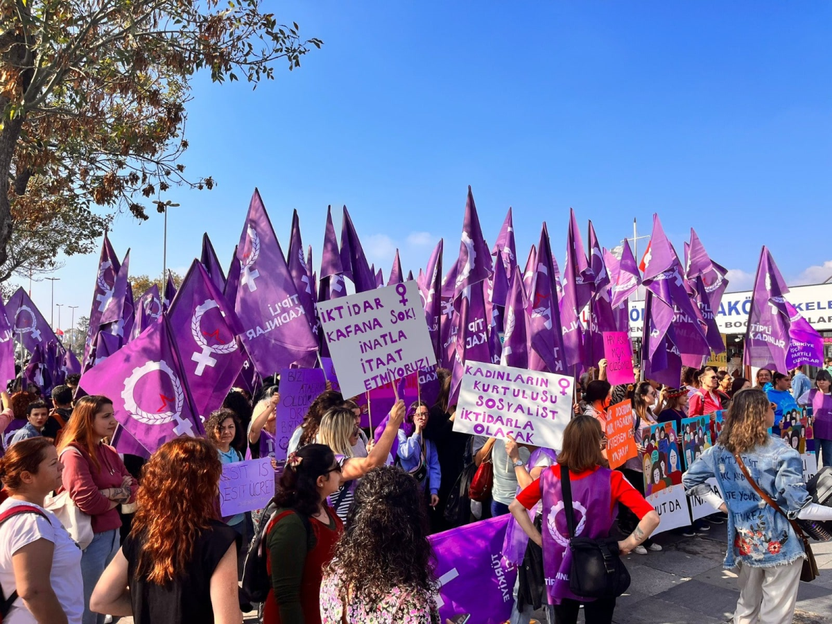 TİP'li kadınlar, gerici politikalara karşı seslerini yükseltti: Korkmuyoruz, itaat etmiyoruz