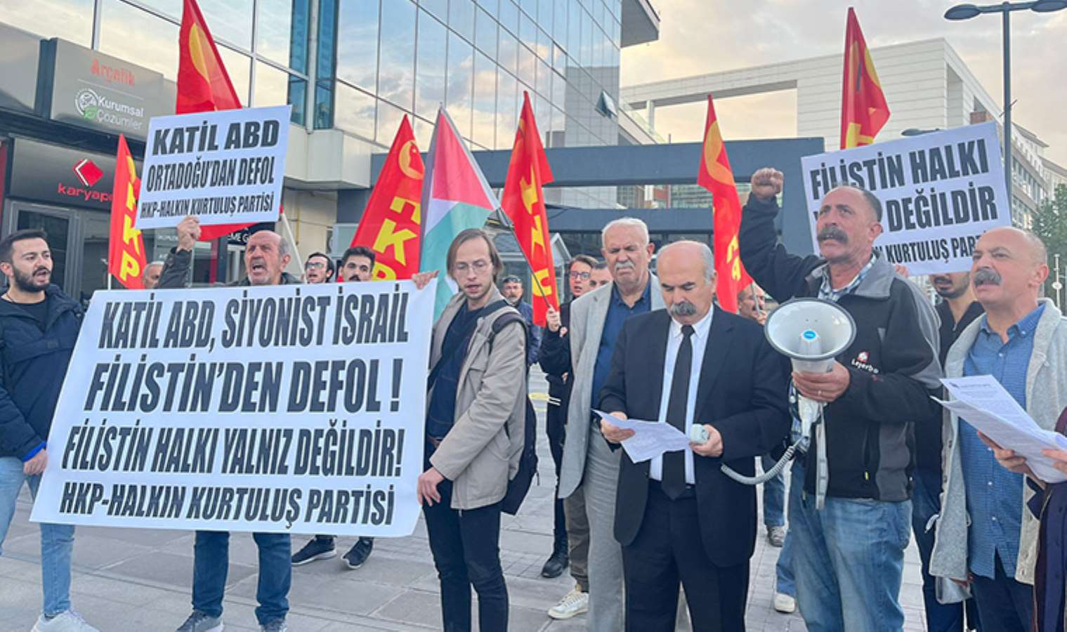 HKP, İsrail’in Gazze’ye saldırısını protesto etti: Süpürme ve soykırım hareketi