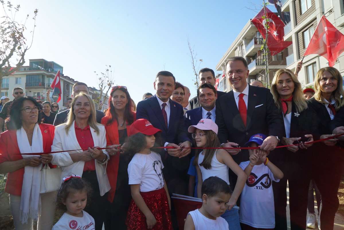 CHP İstanbul İl Başkanı Özgür Çelik, Cumhuriyet’in 100. yılında Atatürk’ün o sözlerini hatırlattı: 'Geldikleri gibi giderler...'