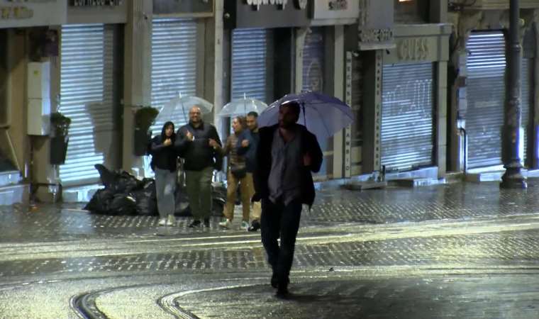 İstanbul’da yağış sabah saatlerine kadar sürdü