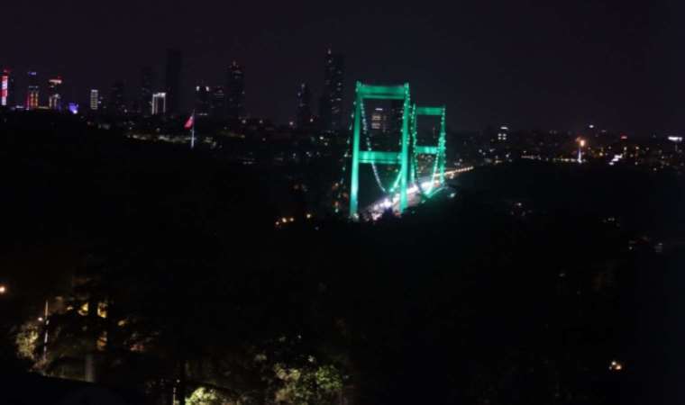 İstanbul’da köprüler Serebral Palsi’ye dikkat çekilmesi için yeşile büründü