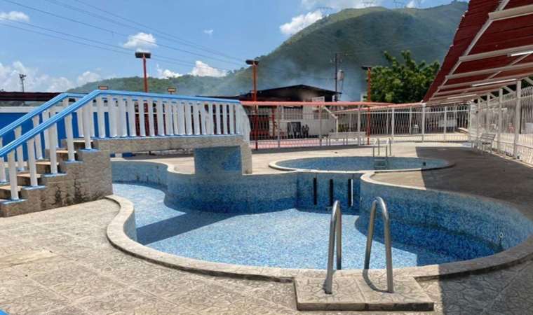 Venezuela’da bir cezaevi nasıl çete reislerinin havuzlu, gece kulüplü, hayvanat bahçeli lüks tesisi haline geldi?