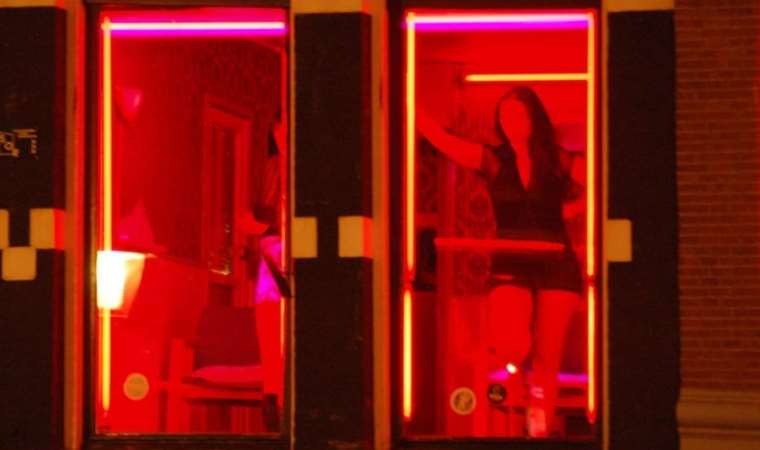 Avrupa’nın göbeğinde seks işçileri ayaklandı: Belediyenin planı protesto edildi