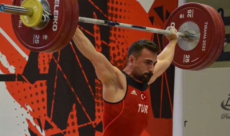 Milli halterci Ferdi Hardal, Yunanistan’da bronz madalya kazandı!