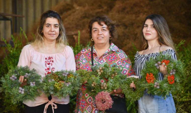 10 milyon dolar kazandırması beklenen ‘Noel çelengi’ mesaisi başladı