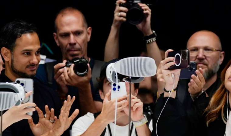 Apple’ın Vision Pro’sunu kullananlar rahat olmadığını söylüyor