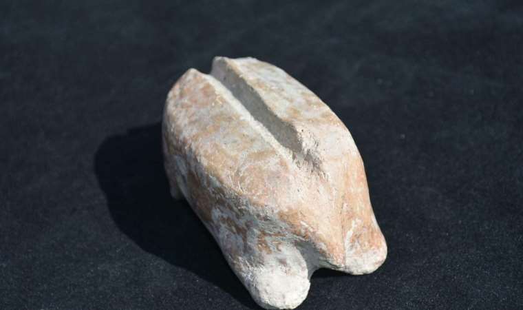 İzmir’de 7 bin 700 yıllık marangoz aleti bulundu