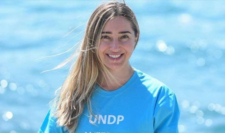 Şahika Ercümen, Cumhuriyet’in 100. yılını rekorla kutladı!