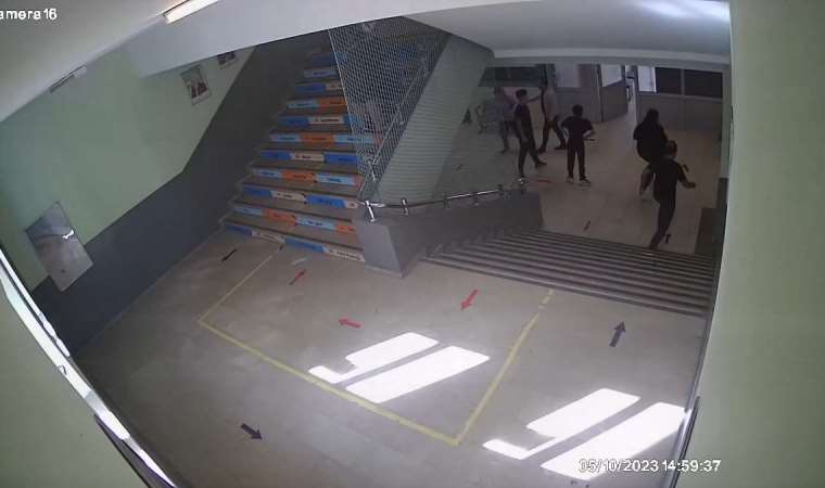 İstanbul’da veli dehşeti… Okulu basıp, öğretmenlere saldırdı!