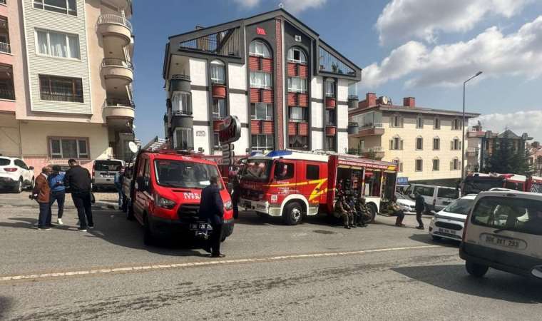 7 katlı binada yangın… 4 itfaiye eri dumandan etkilendi!