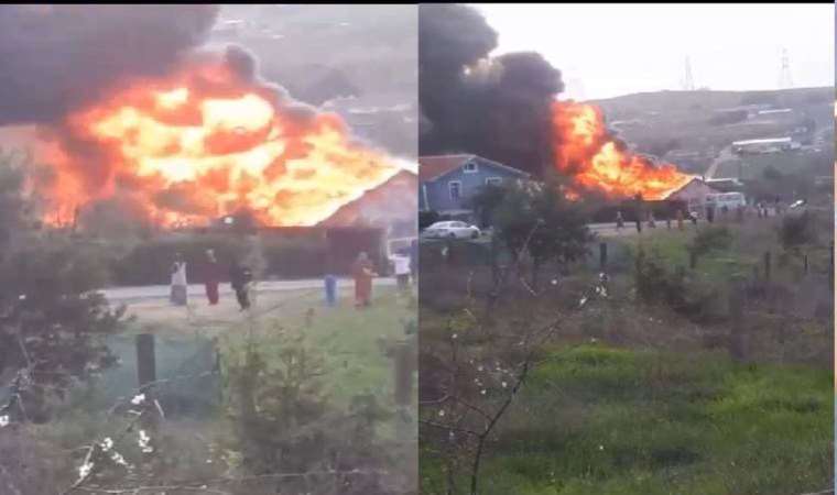 İstanbul’da 2 gecekondu alev alev yandı!