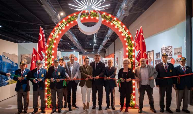 Karşıyaka’da “Bir Millet Uyanıyor” sergisi kapılarını açtı