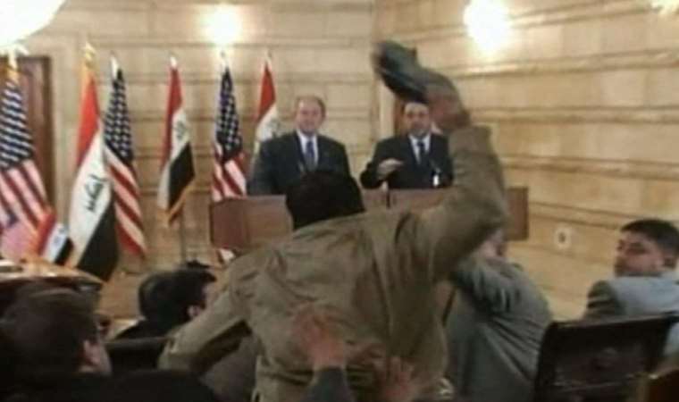 Bush’a ayakkabı fırlatmıştı: ‘Hediye vereceğim’