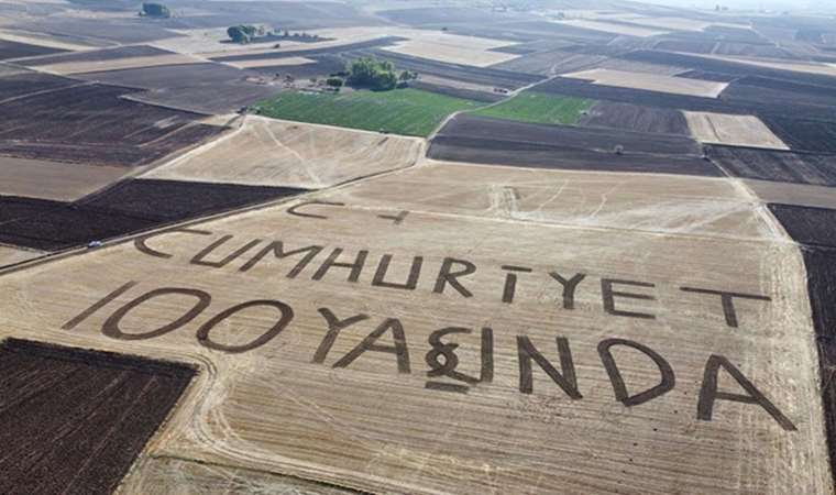 Yozgatlı çiftçi tarlasına ‘Cumhuriyet 100. yaşında’ yazdı