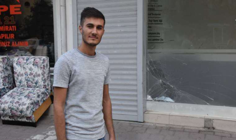 Kaldırımdaki kanepede uzanırken canından oluyordu!