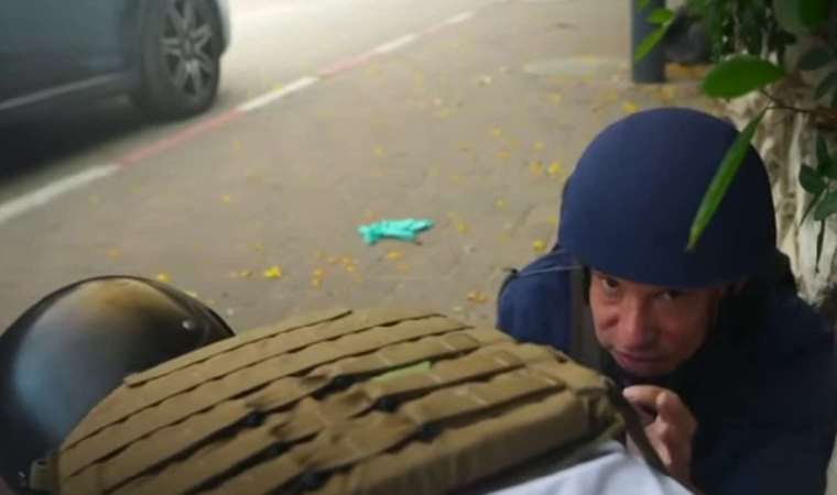 ABD’li muhabirler canlı yayında saldırıya yakalandı