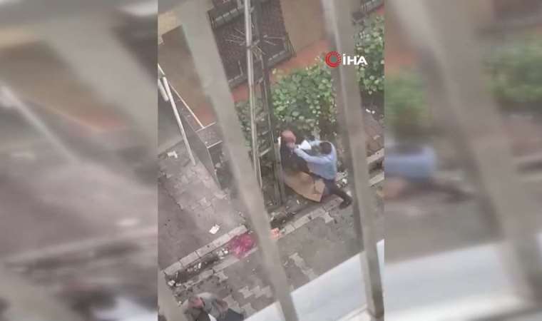 Yine Esenyurt’ta yine şiddet… Yaşlı adamı sokak ortasında defalarca darp ettiler!