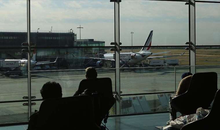 Paris’te bazı uçuşlar iptal edildi