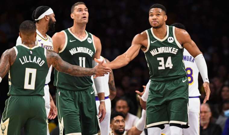 Damian Lillard, Milawaukee Bucks’a galibiyetle merhaba dedi!