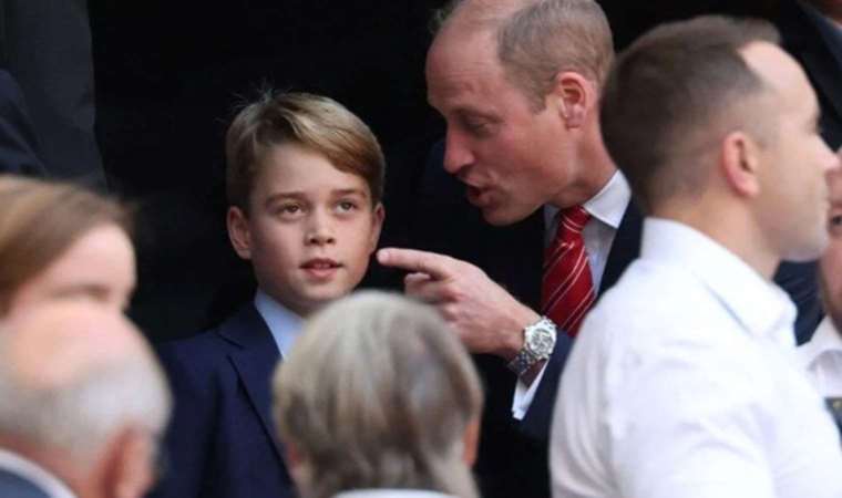 Prens William ile oğlu Prens George Fransa’da rugby Dünya Kupası maçında