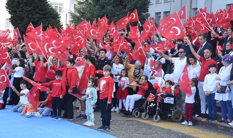 Cumhuriyet’in 100. yılı coşkuyla kutlanıyor: Milyonlar sokaklarda!