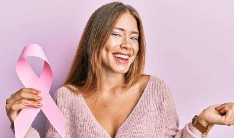 15 Ekim’de yapılacak iki şey: Pembe kurdele tak, meme kontrolü yap