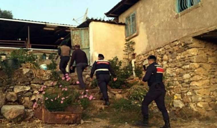 Yıkmaya çalıştığı duvarın altında kalarak can verdi!