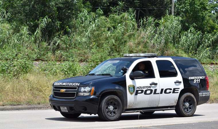 Polis memurları oyuna daldılar: Soygunu umursamadılar… Görüntüleri ortaya çıktı