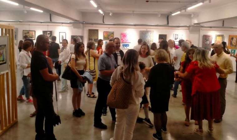 22. Ekim Geçidi İzmir Sergisi minik ressamlarla kapılarını açtı