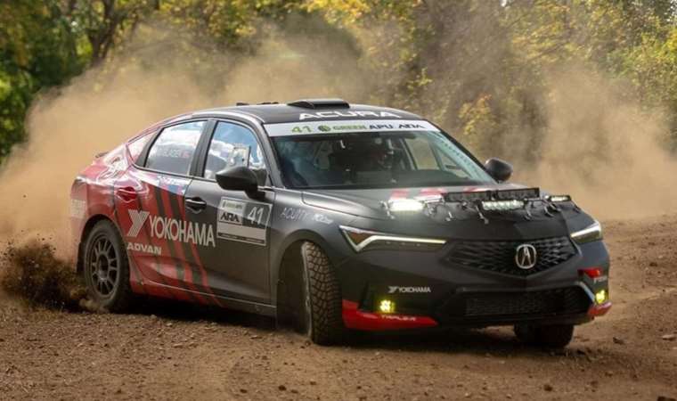 Honda yeni ralli aracını tanıttı