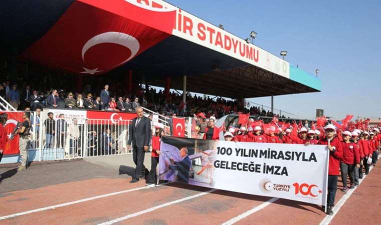 29 Ekim töreninde ‘Erdoğan’ pankartları!