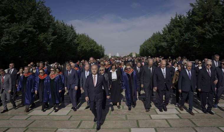 TED, 10 bin kişiyle Anıtkabir’i ziyaret etti