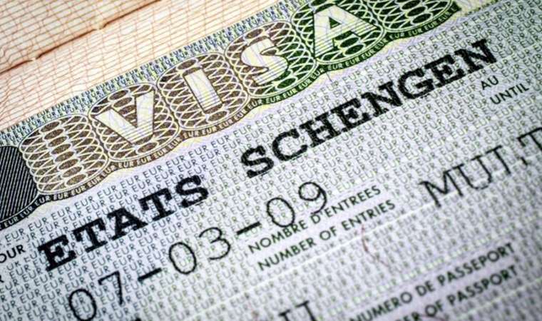 AB ‘vize serbestisi’ politikasını sertleştiriyor