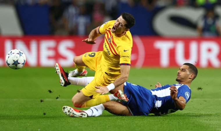 Robert Lewandowski’den Barcelona’ya kötü haber!