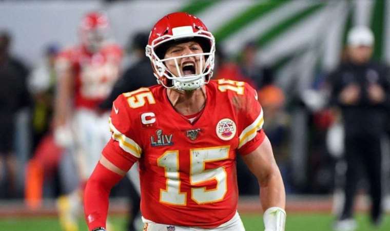 Patrick Mahomes, NFL tarihine geçti!