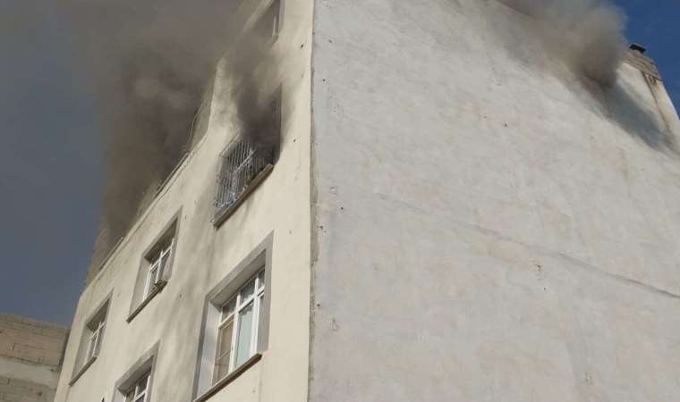 Kilis’te korkutan ev yangını… 1 kişi yaralandı!